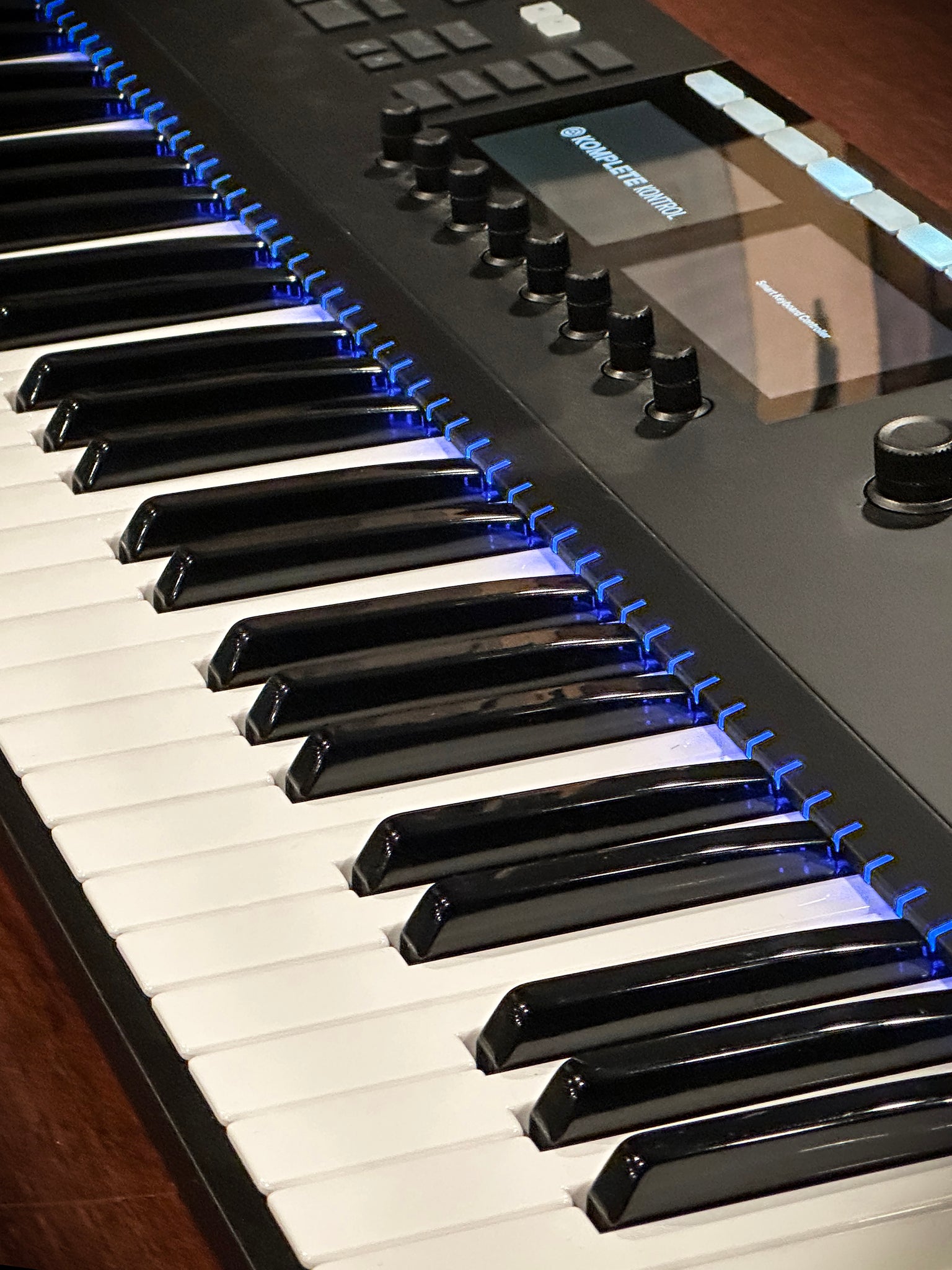 KOMPLETE KONTROL S61 MK2 61-Key MIDI Controller Keyboard